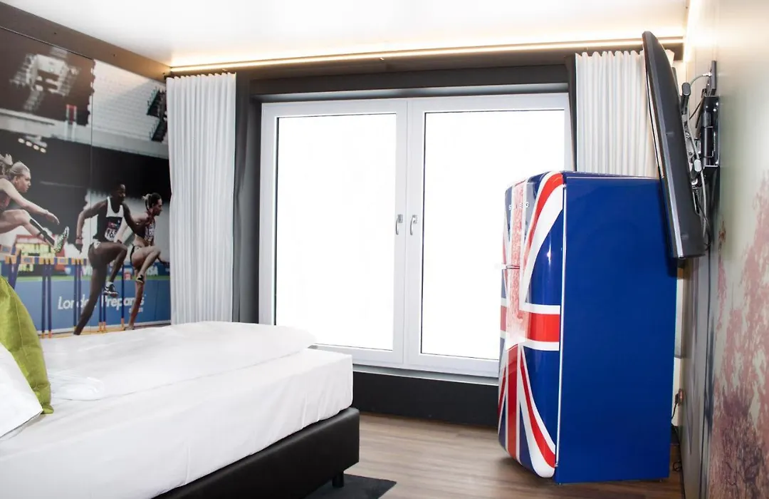 Ru Hotel By Wmm Hotels-1