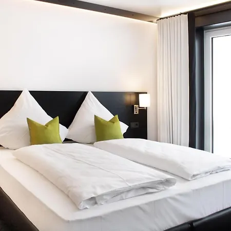 Ru Hotel By Wmm Hotels-2
